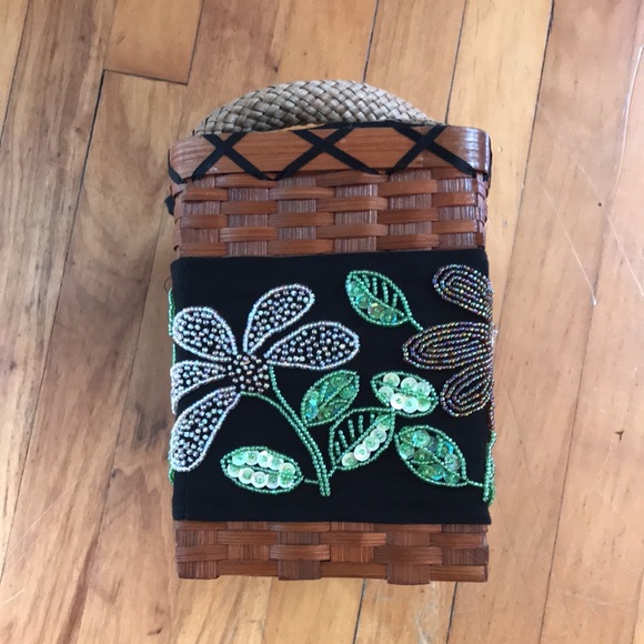 Pita Kura Handbeaded Drawstring Straw Bags - Picture 2 of 7